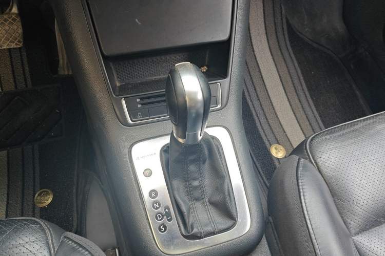 Used Volkswagen Tiguan 2013 1.8 TSI Automatic All-Wheel Drive Luxury Model Gear Lever