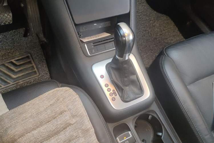 Used Volkswagen Tiguan 2013 1.8 TSI Automatic Two-Wheel Drive Comfort Edition Gear Lever