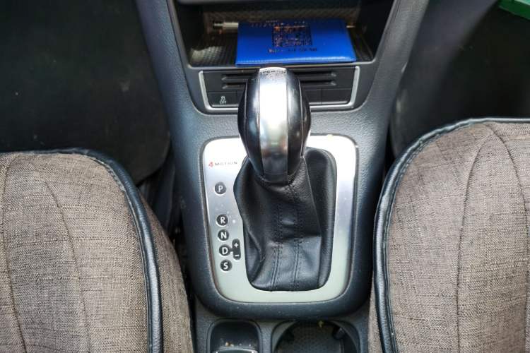 Used Volkswagen Tiguan 2013 1.8TSI Automatic All-Wheel-Drive Comfort Edition Gear Lever