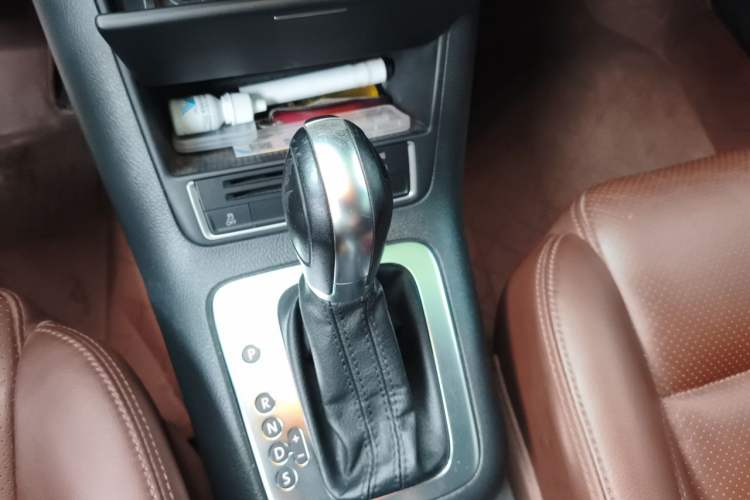 Used Volkswagen Tiguan 2013 1.8TSI Automatic Two-Wheel Drive Luxury Model Gear Lever