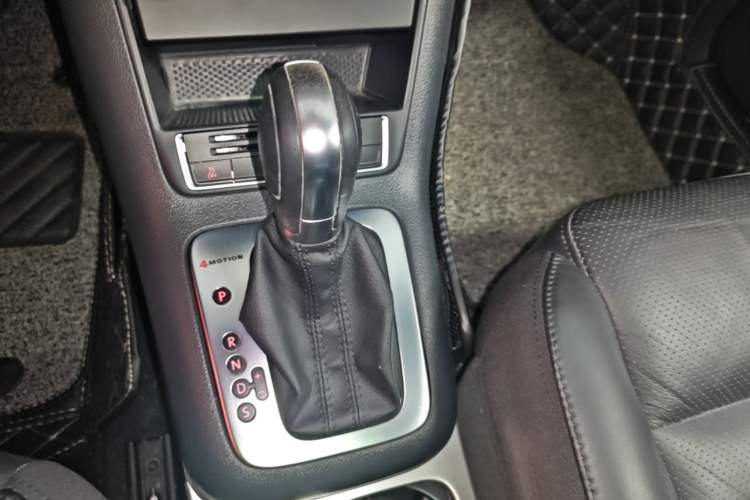 Used Volkswagen Tiguan 2013 1.8 TSI Automatic All-Wheel Drive Luxury Model Gear Lever