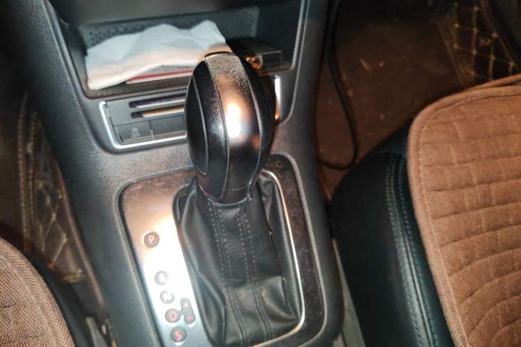 Used Volkswagen Tiguan 2013 1.8 TSI Automatic Two-Wheel Drive Comfort Edition Gear Lever