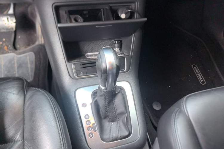 Used Volkswagen Tiguan 2013 1.8 TSI Automatic Two-Wheel Drive Comfort Edition Gear Lever