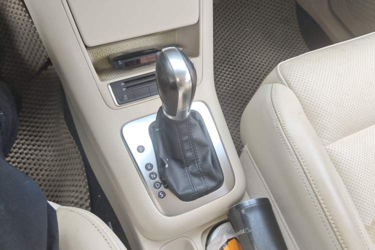 Used Volkswagen Tiguan 2013 1.8TSI Automatic Two-Wheel Drive Luxury Model Gear Lever