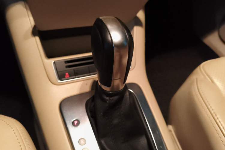 Used Volkswagen Tiguan 2013 1.8TSI Automatic Two-Wheel Drive Luxury Model Gear Lever