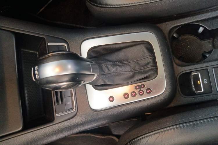 Used Volkswagen Tiguan 2013 1.8TSI Automatic Two-Wheel Drive Luxury Model Gear Lever