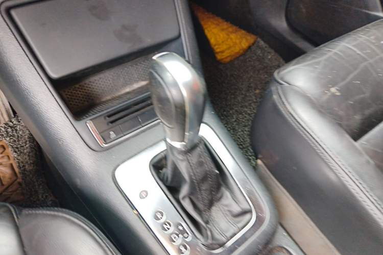 Used Volkswagen Tiguan 2013 1.8TSI Automatic All-Wheel-Drive Comfort Edition Gear Lever