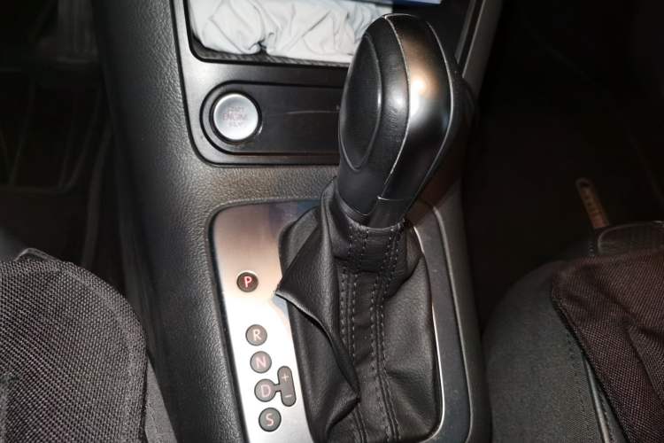 Used Volkswagen Tiguan 2013 1.8TSI Automatic Two-Wheel Drive Luxury Model Gear Lever