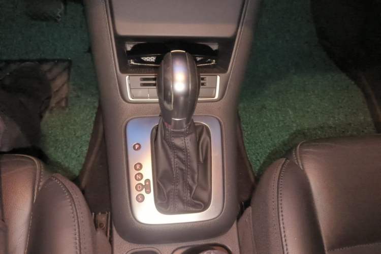Used Volkswagen Tiguan 2013 1.8 TSI Automatic Two-Wheel Drive Comfort Edition Gear Lever