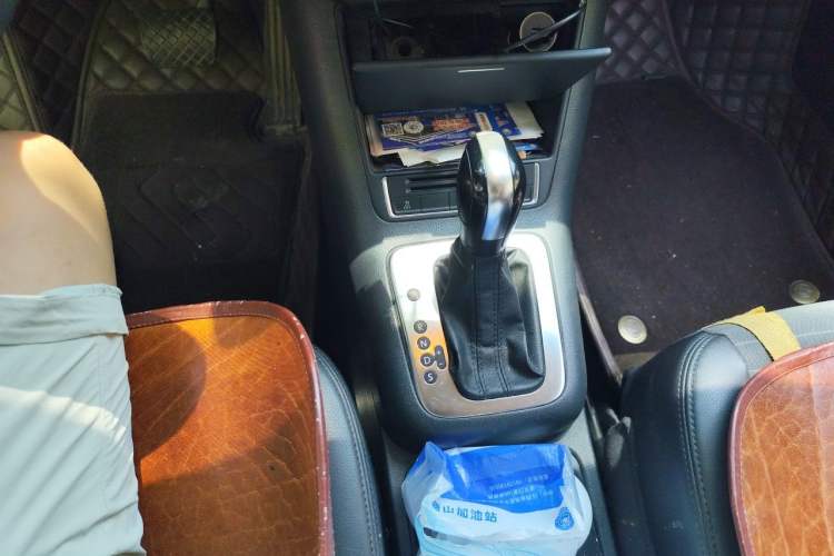 Used Volkswagen Tiguan 2013 1.8TSI Automatic Two-Wheel Drive Trend Edition Gear Lever