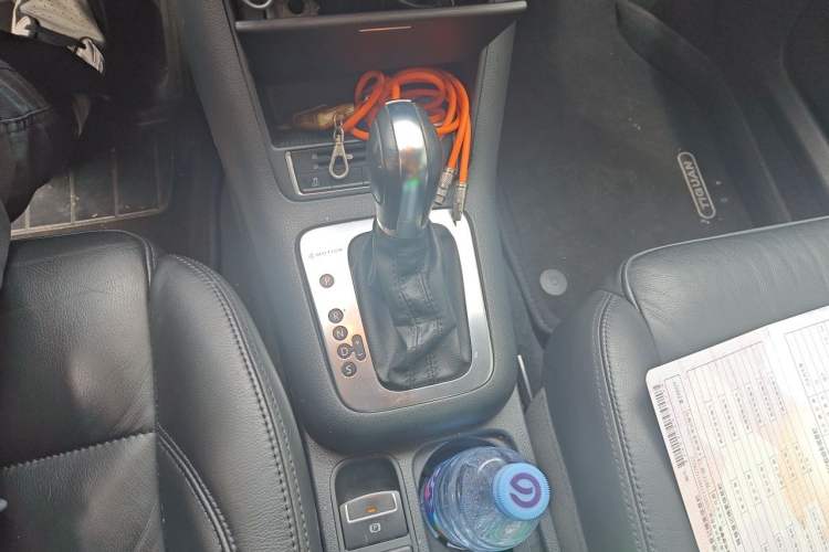 Used Volkswagen Tiguan 2013 1.8TSI Automatic All-Wheel-Drive Comfort Edition Gear Lever