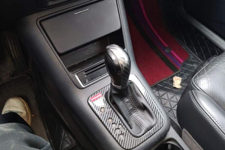 Used Volkswagen Tiguan 2013 1.8 TSI Automatic All-Wheel Drive Luxury Model Gear Lever