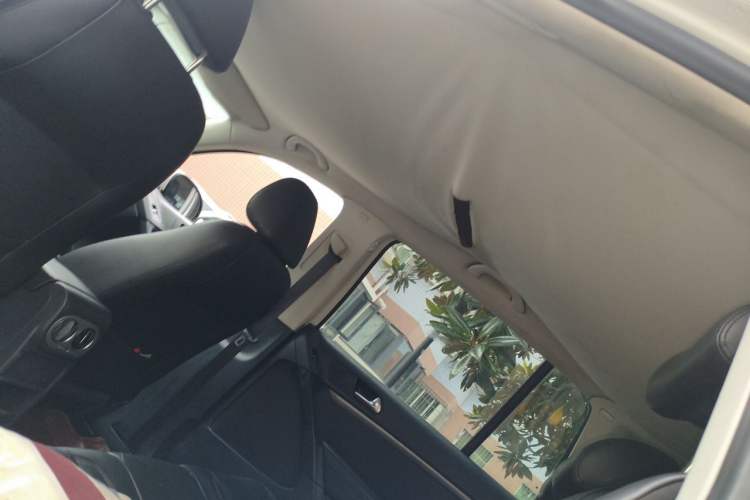 Used Volkswagen Tiguan 2013 1.8TSI Automatic All-Wheel-Drive Comfort Edition Headliner