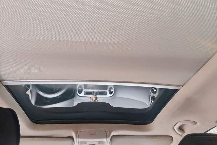 Used Volkswagen Tiguan 2013 1.8 TSI Automatic All-Wheel Drive Luxury Model Headliner