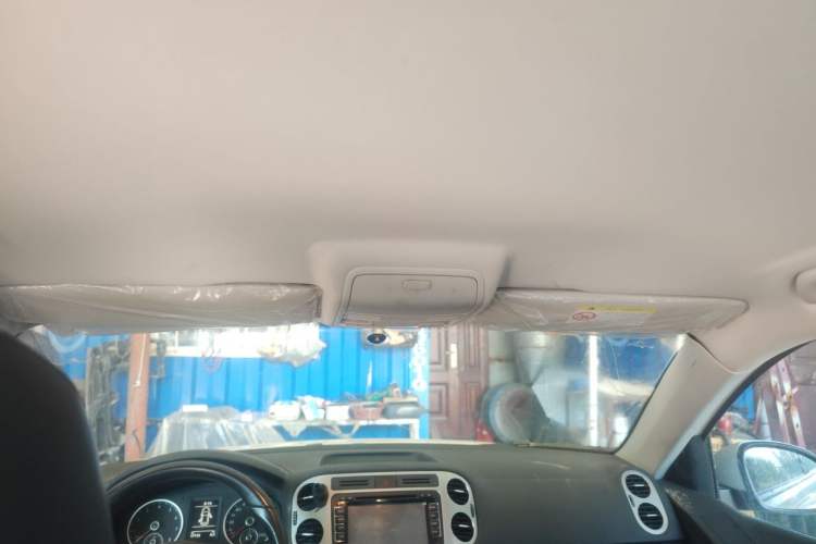 Used Volkswagen Tiguan 2013 1.8 TSI Automatic Two-Wheel Drive Comfort Edition Headliner