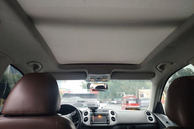 Used Volkswagen Tiguan 2013 2.0 TSI Automatic All-Wheel Drive Luxury Edition Headliner
