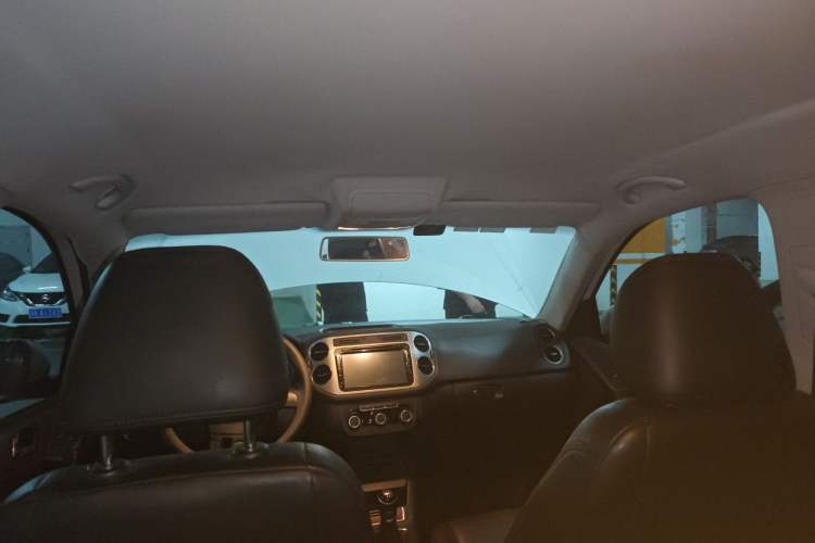Used Volkswagen Tiguan 2013 1.8TSI Manual Two-Wheel Drive Trend Edition Headliner