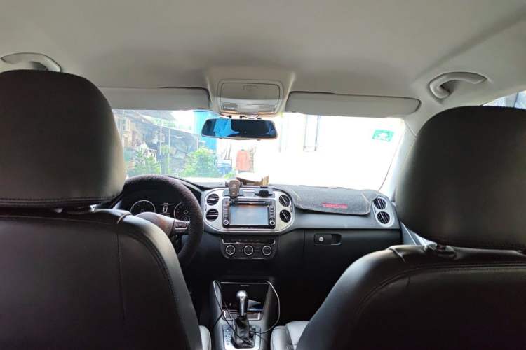 Used Volkswagen Tiguan 2013 1.8 TSI Automatic Two-Wheel Drive Comfort Edition Headliner