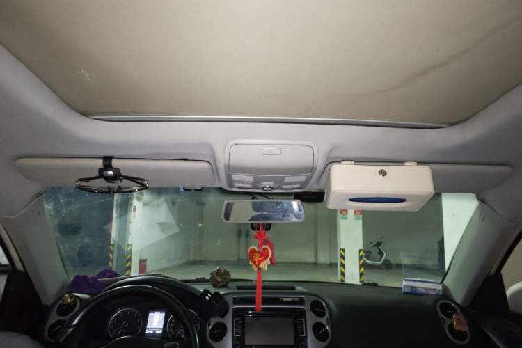 Used Volkswagen Tiguan 2013 1.8TSI Automatic Two-Wheel Drive Luxury Model Headliner