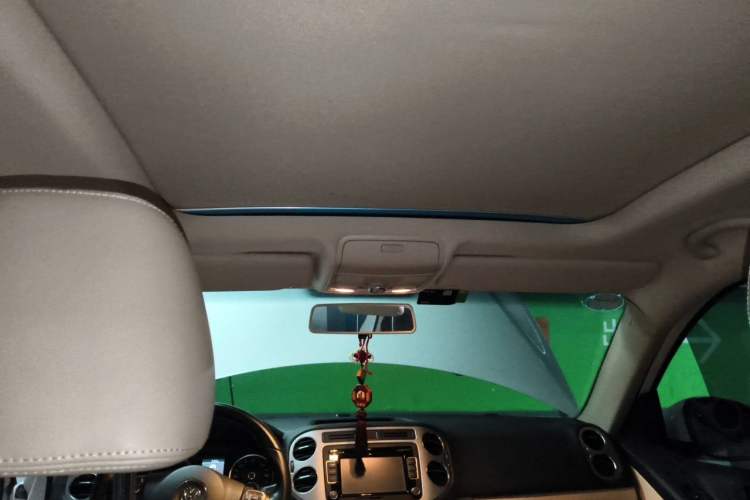 Used Volkswagen Tiguan 2013 1.8TSI Automatic Two-Wheel Drive Luxury Model Headliner