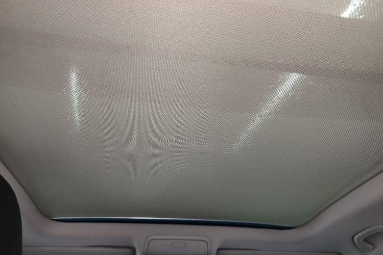 Used Volkswagen Tiguan 2013 1.8 TSI Automatic All-Wheel Drive Luxury Model Headliner