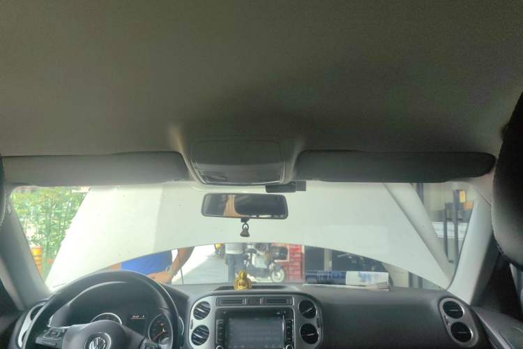 Used Volkswagen Tiguan 2013 1.8TSI Automatic All-Wheel-Drive Comfort Edition Headliner