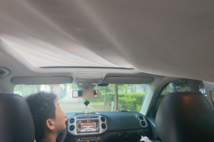 Used Volkswagen Tiguan 2013 2.0 TSI Automatic All-Wheel-Drive Flagship Edition Headliner