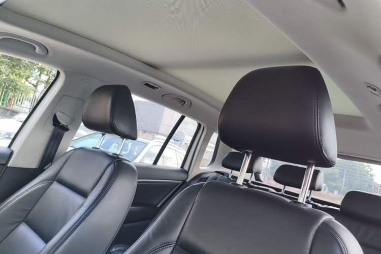 Used Volkswagen Tiguan 2013 1.8 TSI Automatic All-Wheel Drive Luxury Model Headliner