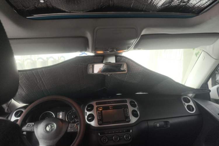 Used Volkswagen Tiguan 2013 2.0 TSI Automatic All-Wheel-Drive Flagship Edition Headliner