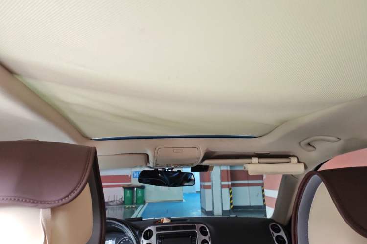 Used Volkswagen Tiguan 2013 1.8TSI Automatic Two-Wheel Drive Luxury Model Headliner