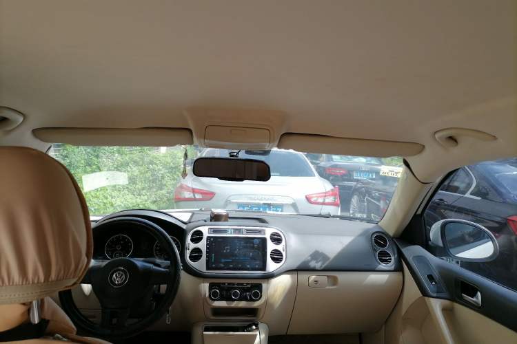 Used Volkswagen Tiguan 2013 1.8TSI Manual Two-Wheel Drive Trend Edition Headliner