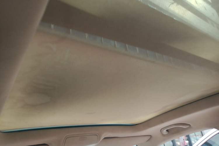Used Volkswagen Tiguan 2013 1.8 TSI Automatic All-Wheel Drive Luxury Model Headliner