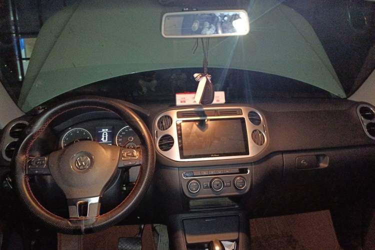 Used Volkswagen Tiguan 2013 1.8TSI Automatic All-Wheel-Drive Comfort Edition Headliner