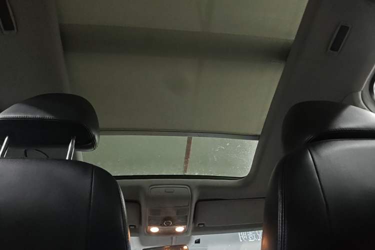 Used Volkswagen Tiguan 2013 2.0 TSI Automatic All-Wheel Drive Luxury Edition Headliner