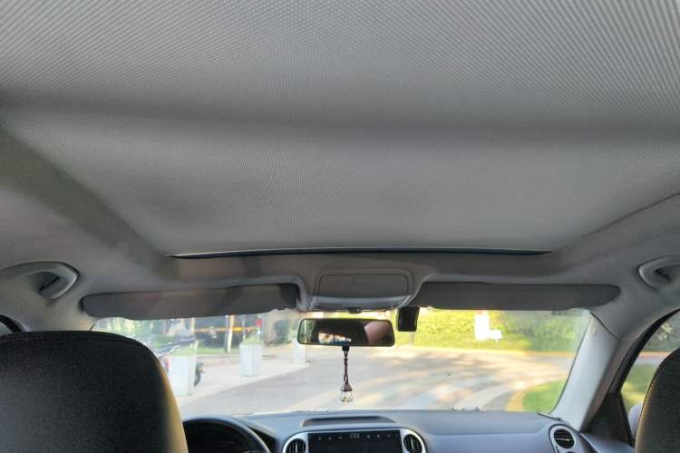 Used Volkswagen Tiguan 2013 1.8TSI Automatic Two-Wheel Drive Luxury Model Headliner