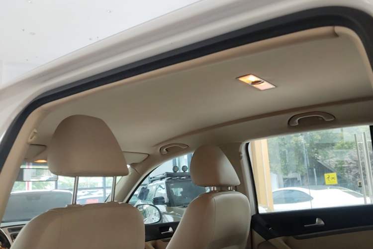 Used Volkswagen Tiguan 2013 1.8 TSI Automatic Two-Wheel Drive Comfort Edition Headliner