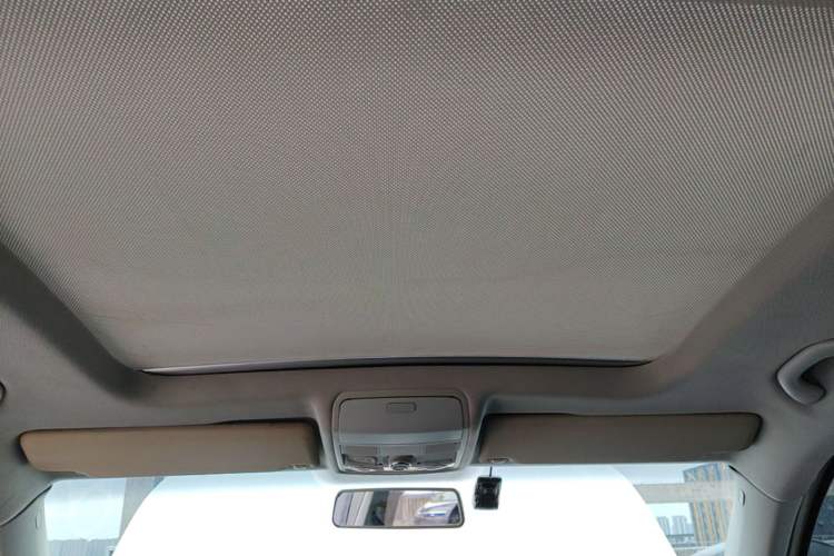 Used Volkswagen Tiguan 2013 1.8 TSI Automatic All-Wheel Drive Luxury Model Headliner