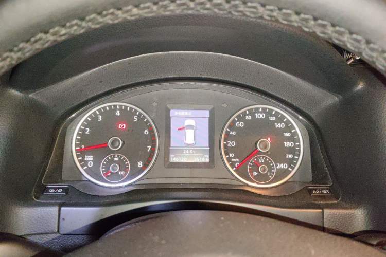 Used Volkswagen Tiguan 2013 2.0 TSI Automatic All-Wheel-Drive Flagship Edition Instrument Cluster