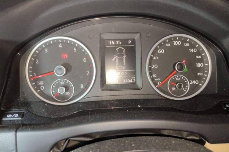 Used Volkswagen Tiguan 2013 1.8TSI Automatic All-Wheel-Drive Comfort Edition Instrument Cluster