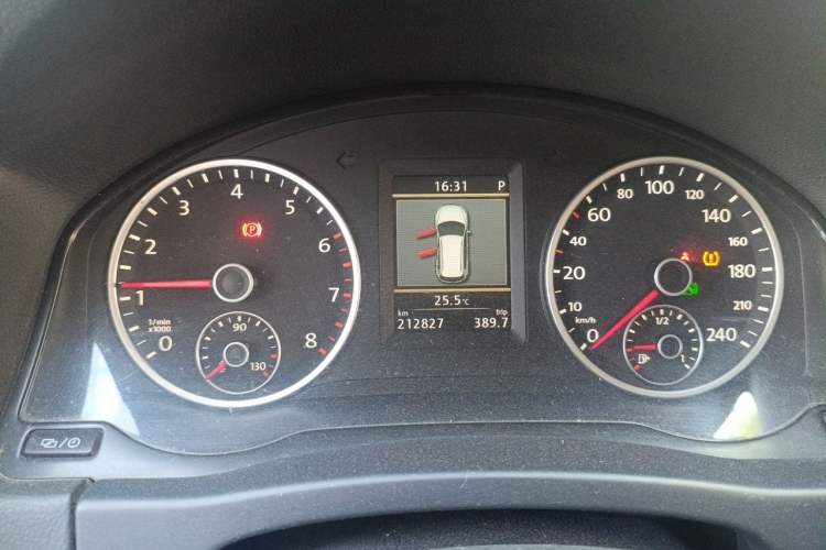Used Volkswagen Tiguan 2013 2.0 TSI Automatic All-Wheel Drive Luxury Edition Instrument Cluster