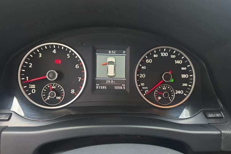 Used Volkswagen Tiguan 2013 2.0 TSI Automatic All-Wheel-Drive Flagship Edition Instrument Cluster