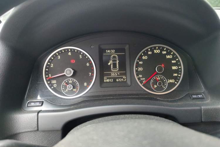 Used Volkswagen Tiguan 2013 1.8TSI Manual Two-Wheel Drive Trend Edition Instrument Cluster