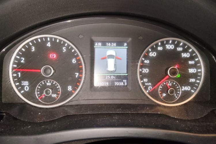Used Volkswagen Tiguan 2013 1.8TSI Automatic Two-Wheel Drive Luxury Model Instrument Cluster