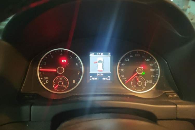 Used Volkswagen Tiguan 2013 1.8 TSI Automatic All-Wheel Drive Luxury Model Instrument Cluster