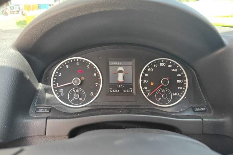 Used Volkswagen Tiguan 2013 1.8 TSI Automatic All-Wheel Drive Luxury Model Instrument Cluster