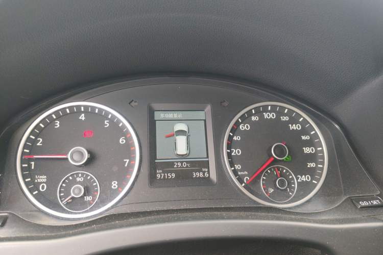 Used Volkswagen Tiguan 2013 1.8 TSI Automatic All-Wheel Drive Luxury Model Instrument Cluster