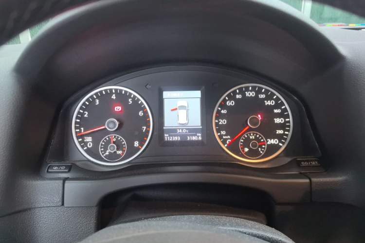 Used Volkswagen Tiguan 2013 1.8 TSI Automatic All-Wheel Drive Luxury Model Instrument Cluster