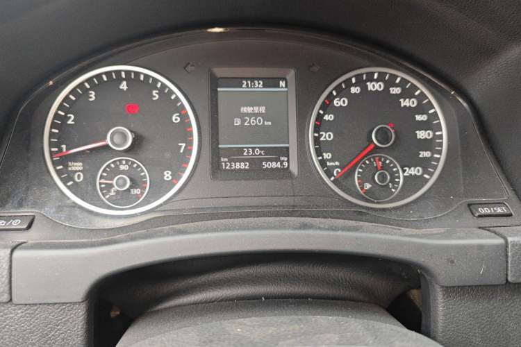 Used Volkswagen Tiguan 2013 1.8 TSI Automatic All-Wheel Drive Luxury Model Instrument Cluster