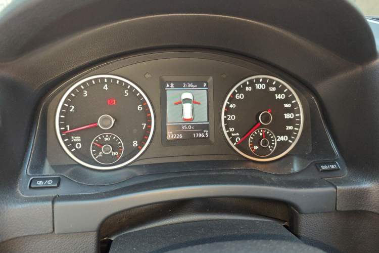 Used Volkswagen Tiguan 2013 1.8TSI Automatic Two-Wheel Drive Luxury Model Instrument Cluster