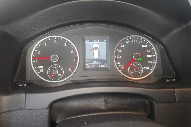 Used Volkswagen Tiguan 2013 1.8 TSI Automatic All-Wheel Drive Luxury Model Instrument Cluster